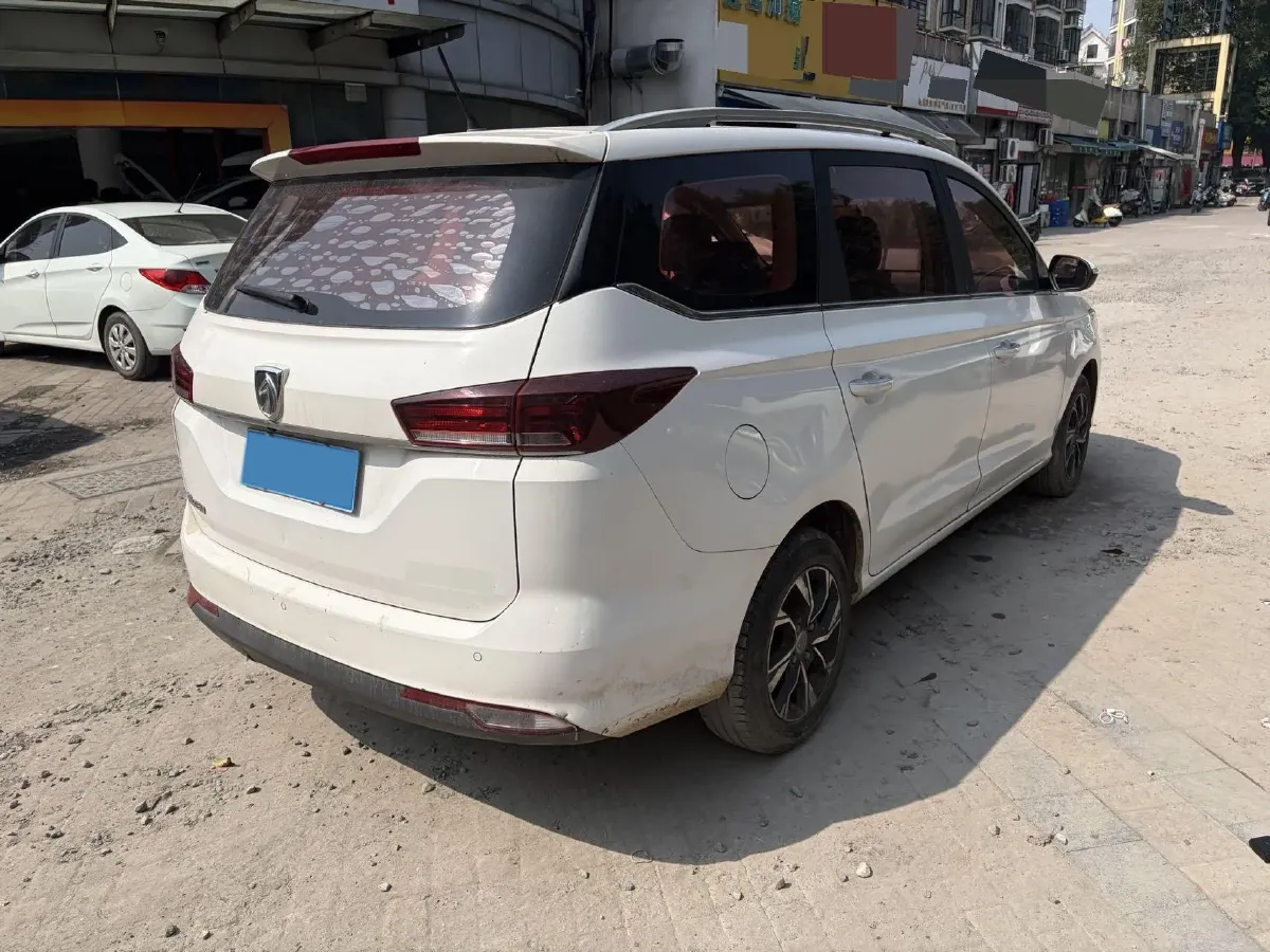 2018 BaoJun 530 1.5T 150HP L4 6MT,autocango,china used car exporter,china ev exporter,chinese used car exporter,chinese used ev exporter