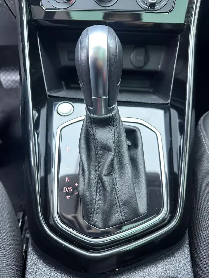 2022 Jetta VS7 1.4T 150HP L4 6AT,autocango,china used car exporter,china ev exporter,chinese used car exporter,chinese used ev exporter