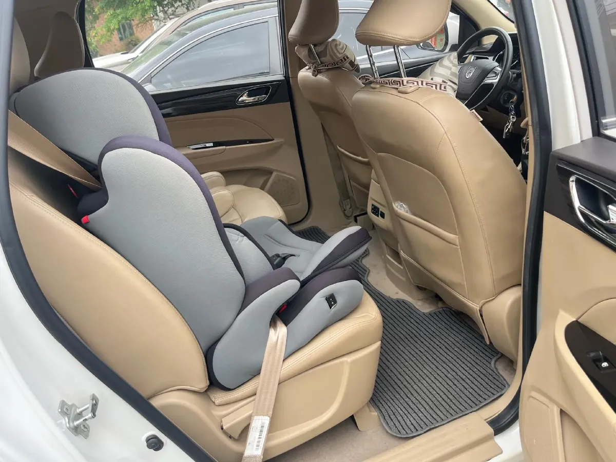 2016 BaoJun 560 1.5T 150HP L4 6MT,autocango,china used car exporter,china ev exporter,chinese used car exporter,chinese used ev exporter