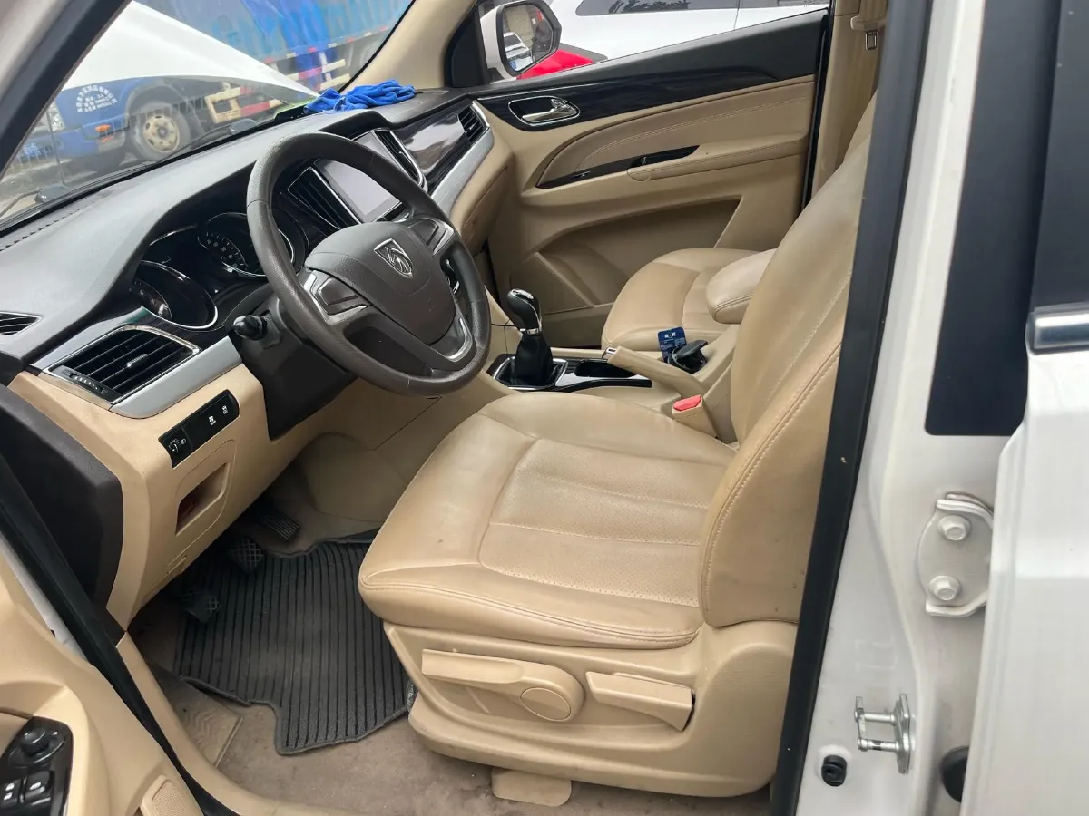 2016 BaoJun 560 1.5T 150HP L4 6MT,autocango,china used car exporter,china ev exporter,chinese used car exporter,chinese used ev exporter