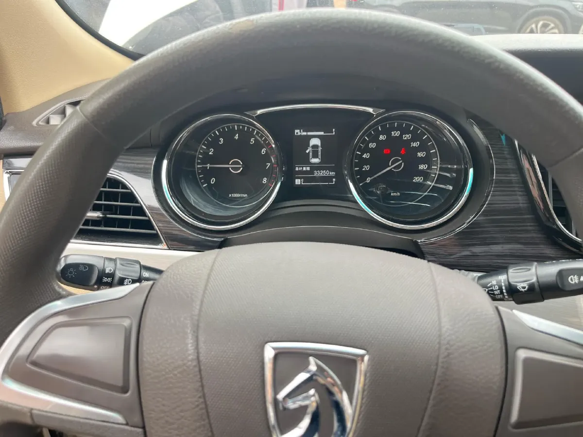 2016 BaoJun 560 1.5T 150HP L4 6MT,autocango,china used car exporter,china ev exporter,chinese used car exporter,chinese used ev exporter