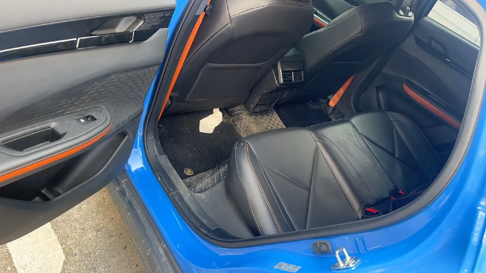 2022 ChangAn UNI-V 1.5T 188HP L4 7DCT,autocango,china used car exporter,china ev exporter,chinese used car exporter,chinese used ev exporter