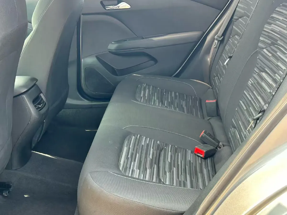 2024 Chevrolet Monza 1.5L 113HP L4 6DCT,autocango,china used car exporter,china ev exporter,chinese used car exporter,chinese used ev exporter