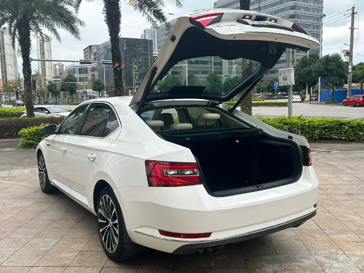 2016 Skoda Superb 1.4T 150HP L4 7DCT,autocango,china used car exporter,china ev exporter,chinese used car exporter,chinese used ev exporter