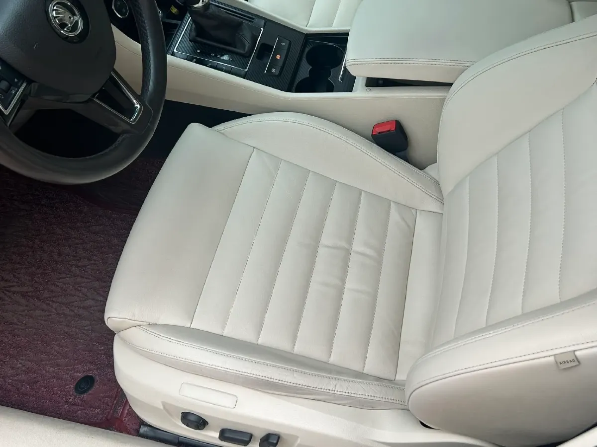 2016 Skoda Superb 1.4T 150HP L4 7DCT,autocango,china used car exporter,china ev exporter,chinese used car exporter,chinese used ev exporter