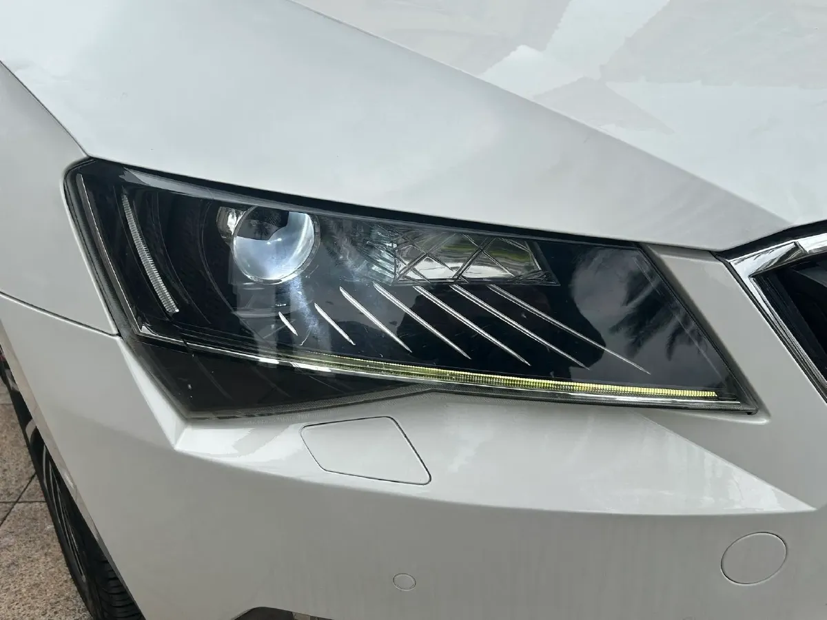 2016 Skoda Superb 1.4T 150HP L4 7DCT,autocango,china used car exporter,china ev exporter,chinese used car exporter,chinese used ev exporter