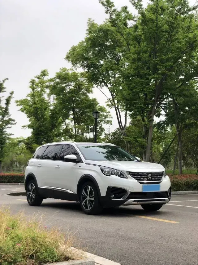 2017 Peugeot 5008 1.8T 204HP L4 6AT,autocango,china used car exporter,china ev exporter,chinese used car exporter,chinese used ev exporter