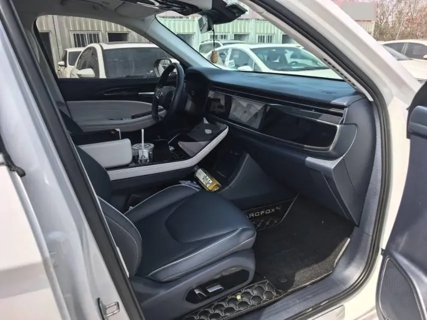 2022 ARCFOX αT BEV 94.5KWH,autocango,china used car exporter,china ev exporter,chinese used car exporter,chinese used ev exporter