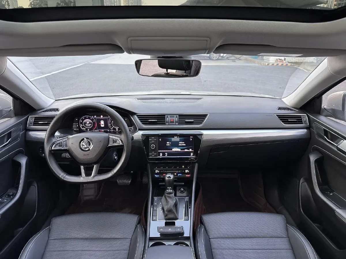 2019 Skoda Superb 2.0T 186HP L4 7DCT,autocango,china used car exporter,china ev exporter,chinese used car exporter,chinese used ev exporter