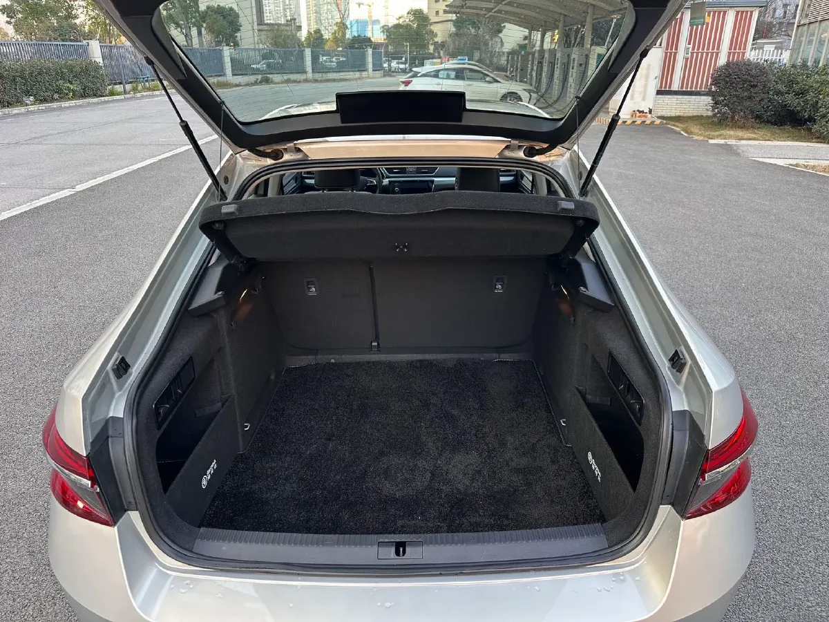 2019 Skoda Superb 2.0T 186HP L4 7DCT,autocango,china used car exporter,china ev exporter,chinese used car exporter,chinese used ev exporter