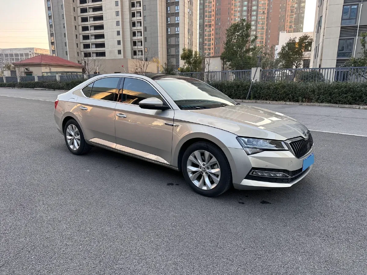 2019 Skoda Superb 2.0T 186HP L4 7DCT,autocango,china used car exporter,china ev exporter,chinese used car exporter,chinese used ev exporter