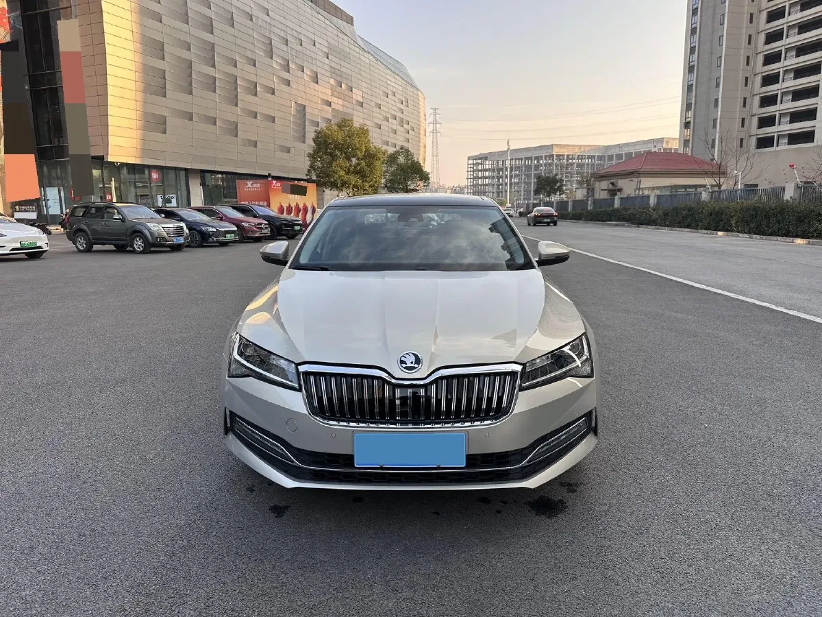 2019 Skoda Superb 2.0T 186HP L4 7DCT,autocango,china used car exporter,china ev exporter,chinese used car exporter,chinese used ev exporter