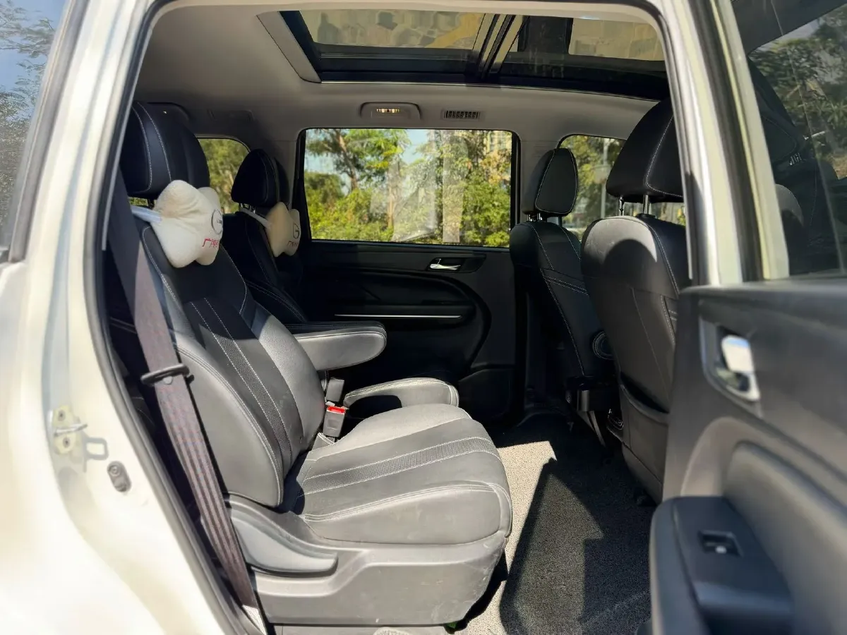 2021 GAC Trumpchi M6 1.5T 169HP L4 7DCT,autocango,china used car exporter,china ev exporter,chinese used car exporter,chinese used ev exporter