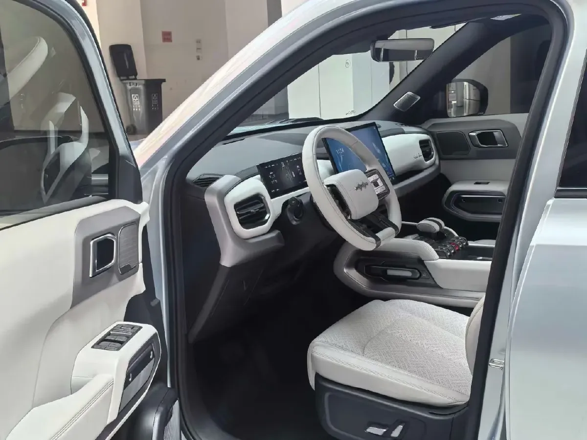 2025 FangChengBao Tai 3 BEV,autocango,china used car exporter,china ev exporter,chinese used car exporter,chinese used ev exporter