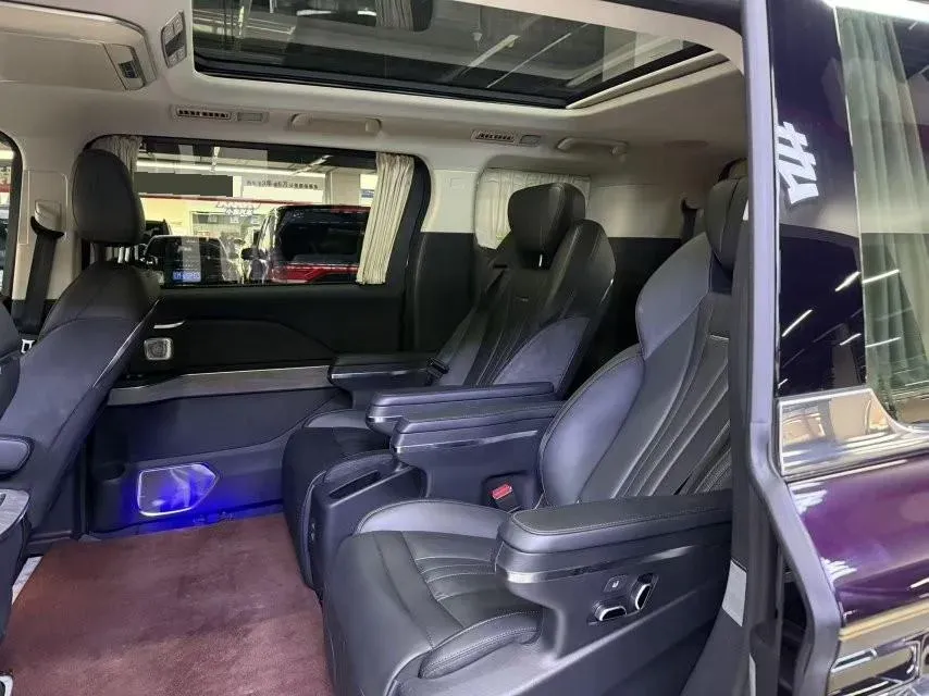 2023 HongQi HQ9 2.0T 252HP L4 8AT,autocango,china used car exporter,china ev exporter,chinese used car exporter,chinese used ev exporter