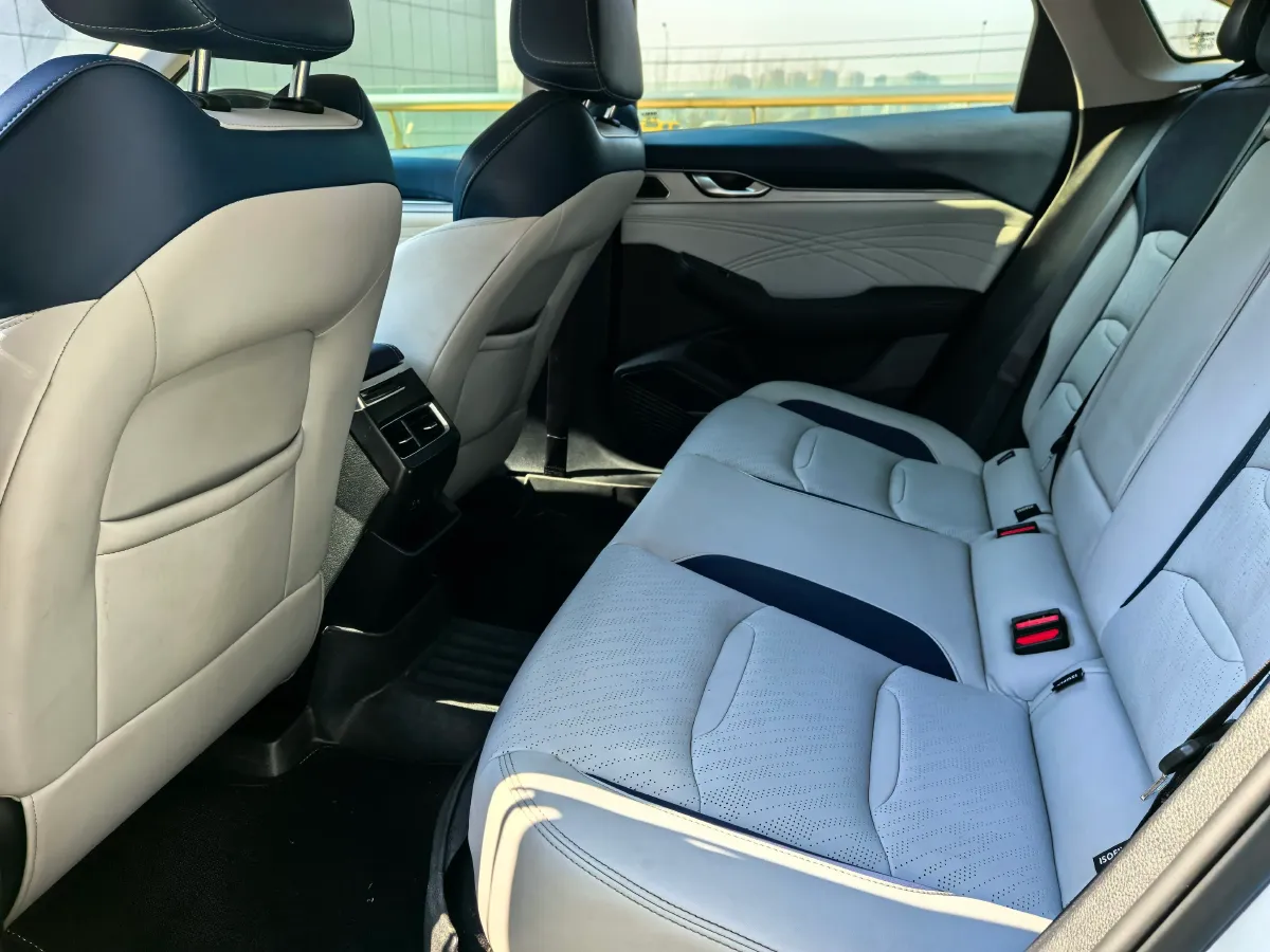 2021 Geely Preface 2.0T 190HP L4 7DCT,autocango,china used car exporter,china ev exporter,chinese used car exporter,chinese used ev exporter