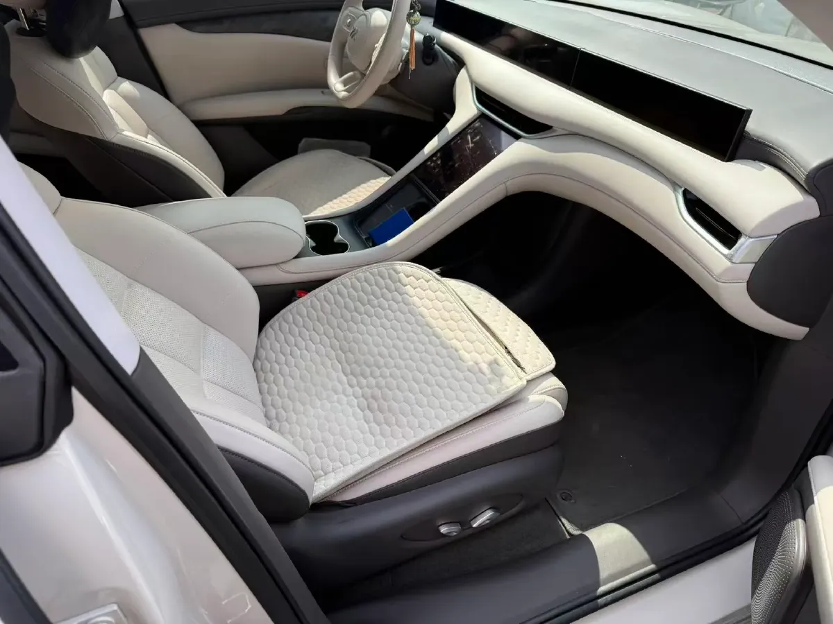 2023 IM LS6 BEV 71KWH,autocango,china used car exporter,china ev exporter,chinese used car exporter,chinese used ev exporter