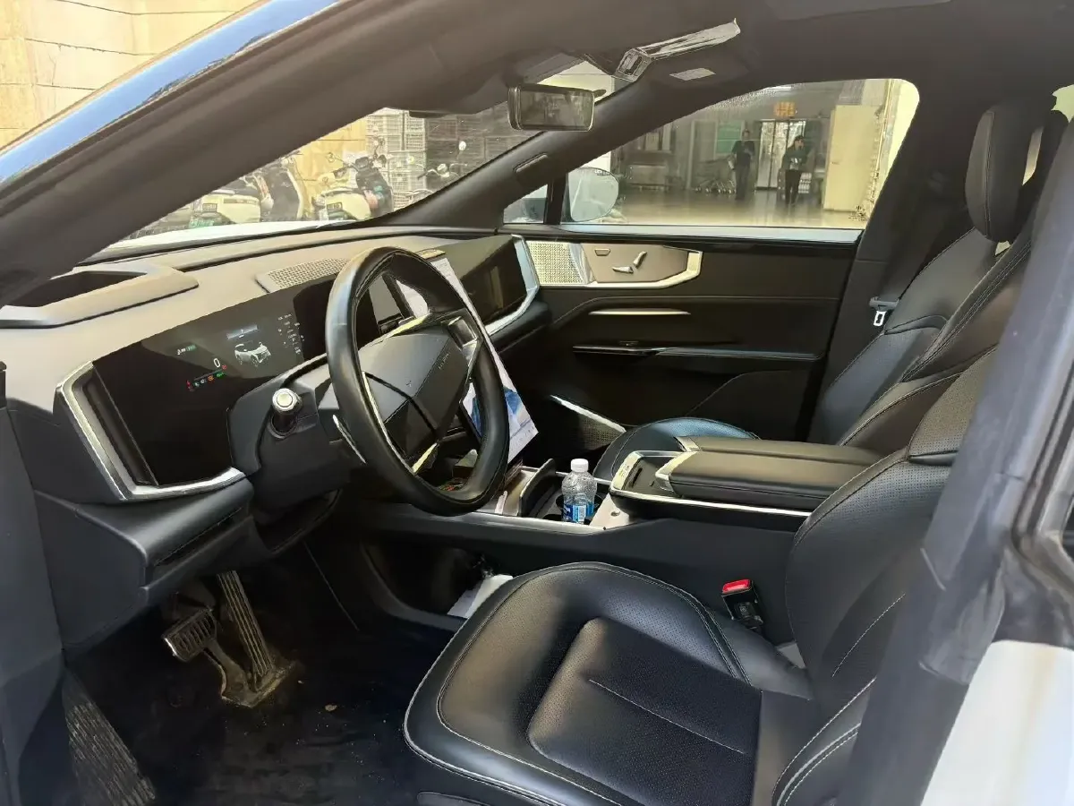 2023 HiPhi Y BEV 76.6KWH,autocango,china used car exporter,china ev exporter,chinese used car exporter,chinese used ev exporter