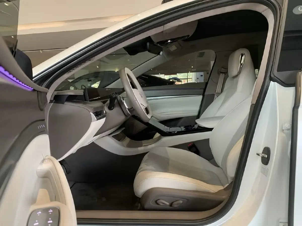 2022 IM L7 BEV 90KWH,autocango,china used car exporter,china ev exporter,chinese used car exporter,chinese used ev exporter