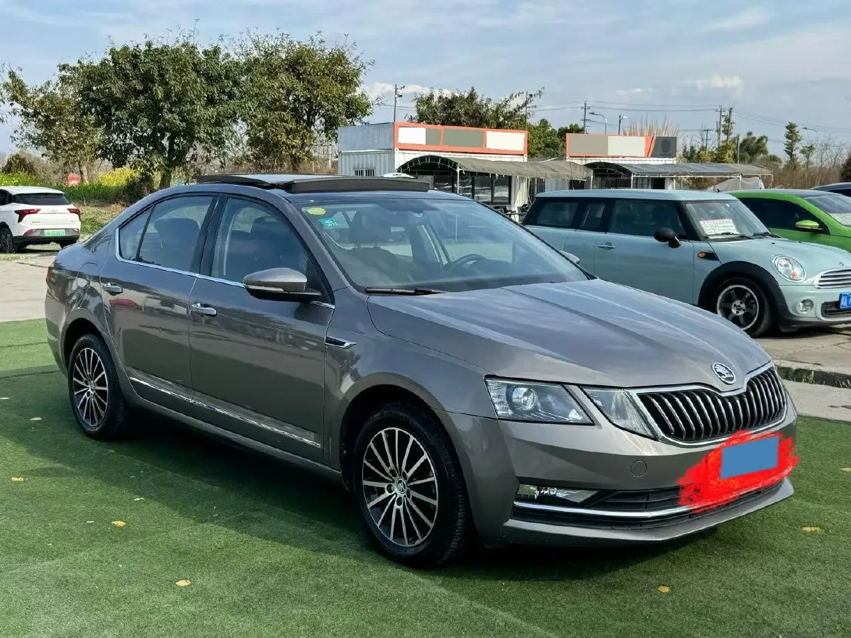 2018 Skoda Octavia 1.2T 116HP L4 7DCT,autocango,china used car exporter,china ev exporter,chinese used car exporter,chinese used ev exporter