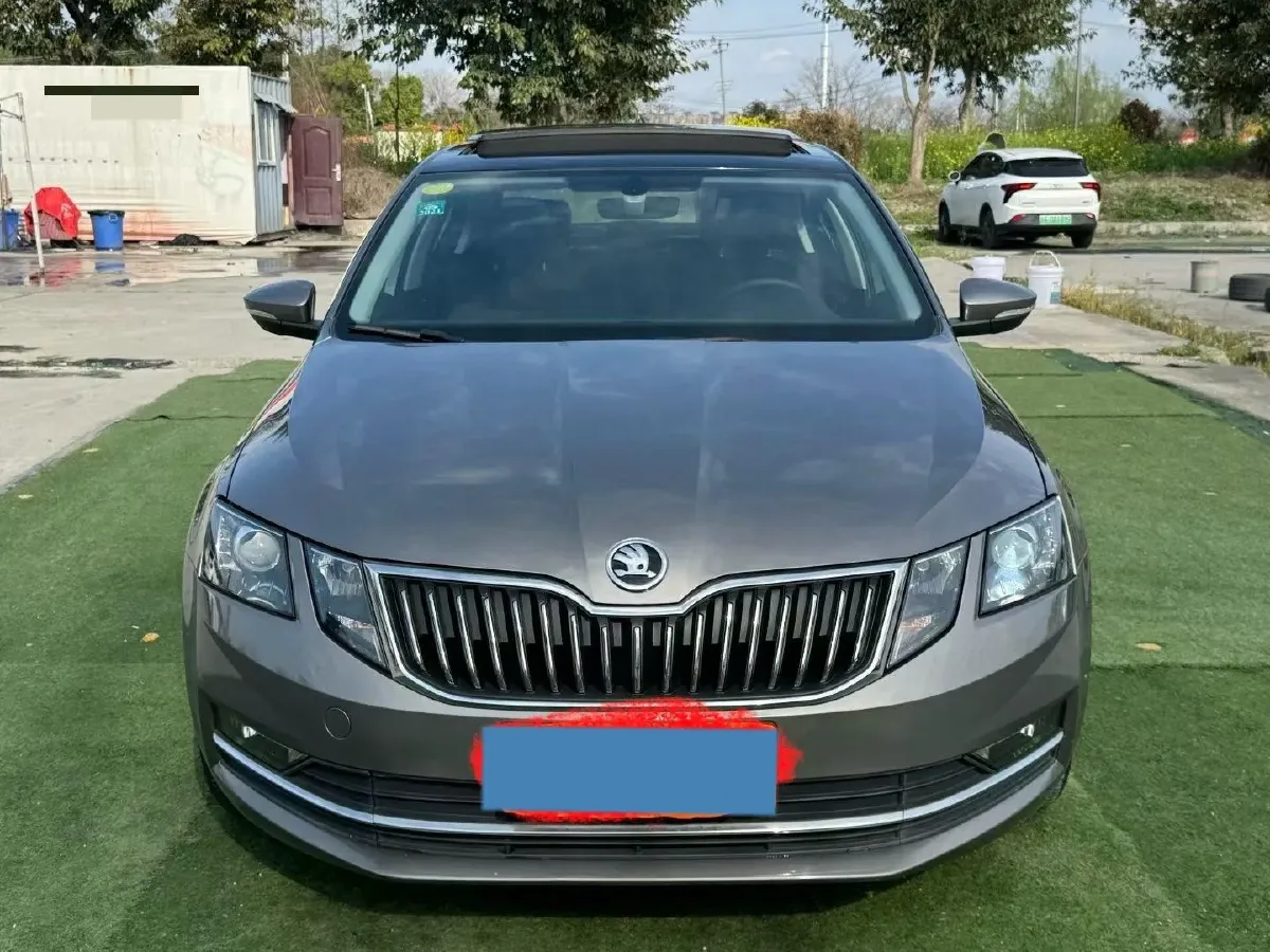 2018 Skoda Octavia 1.2T 116HP L4 7DCT,autocango,china used car exporter,china ev exporter,chinese used car exporter,chinese used ev exporter