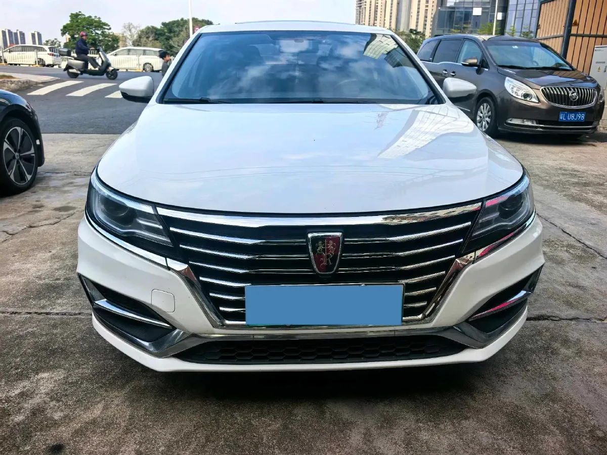 2019 Roewe i6 1.5T 169HP L4 AMT PHEV 9.1KWH,autocango,china used car exporter,china ev exporter,chinese used car exporter,chinese used ev exporter