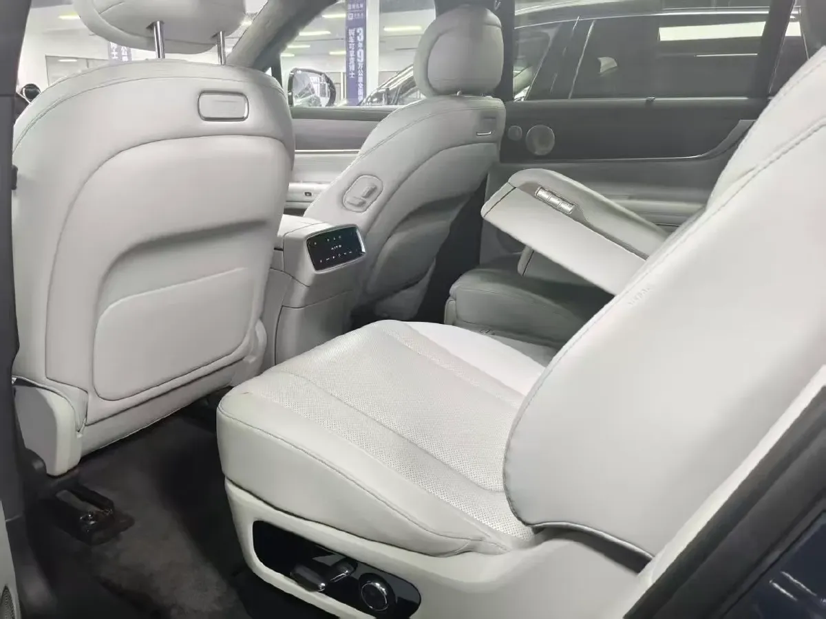 2024 AITO AITO M9 BEV 100KWH,autocango,china used car exporter,china ev exporter,chinese used car exporter,chinese used ev exporter