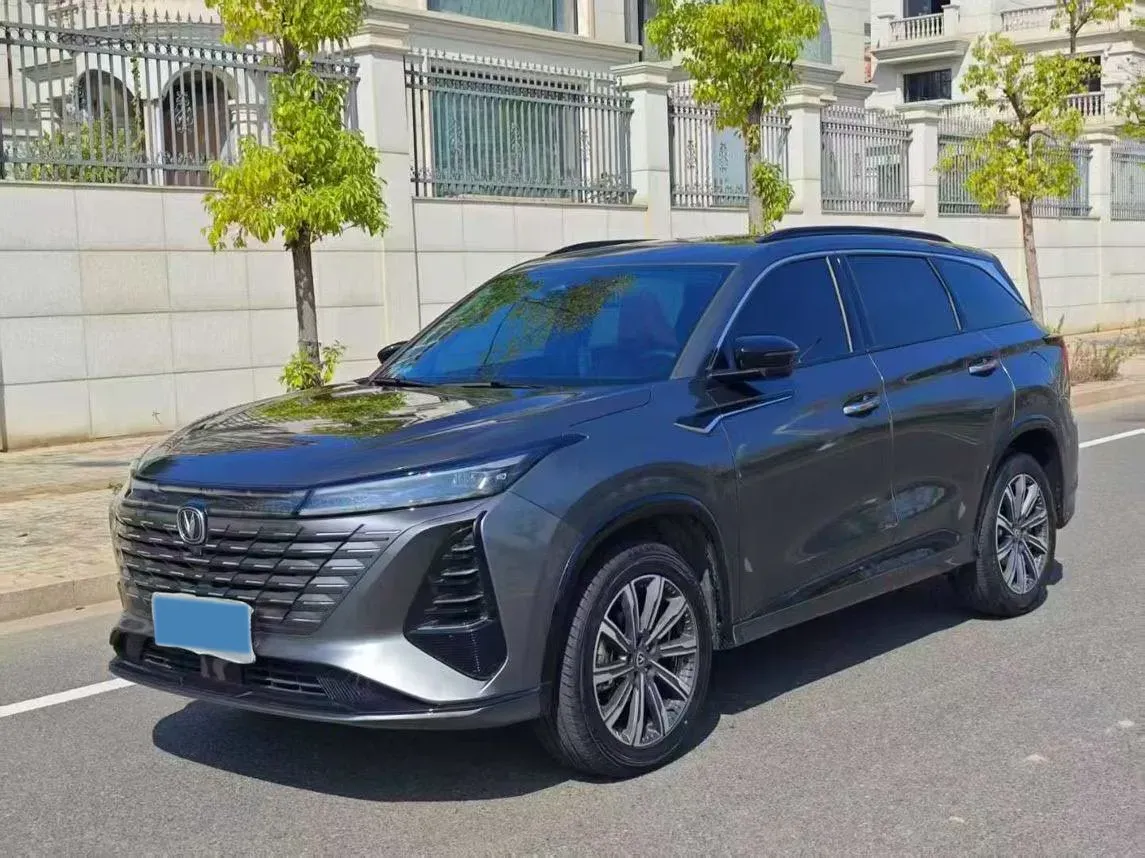 2022 ChangAn CS75 Plus 1.5T 188HP L4 8AT,autocango,china used car exporter,china ev exporter,chinese used car exporter,chinese used ev exporter