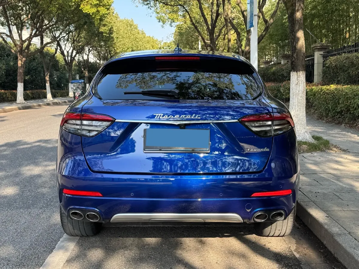 2022 Maserati Levante 2.0T 330HP L4 8AT,autocango,china used car exporter,china ev exporter,chinese used car exporter,chinese used ev exporter