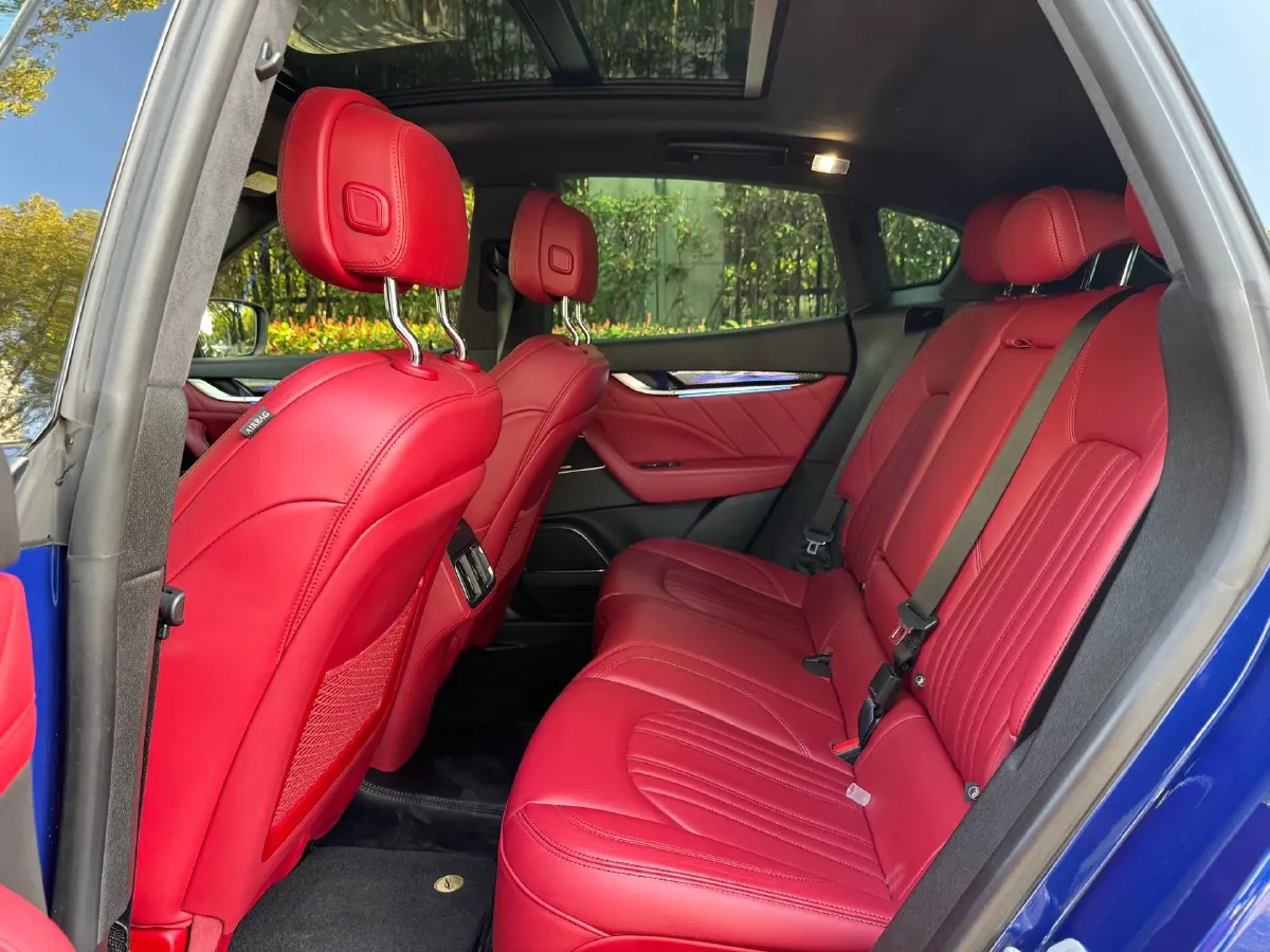 2022 Maserati Levante 2.0T 330HP L4 8AT,autocango,china used car exporter,china ev exporter,chinese used car exporter,chinese used ev exporter