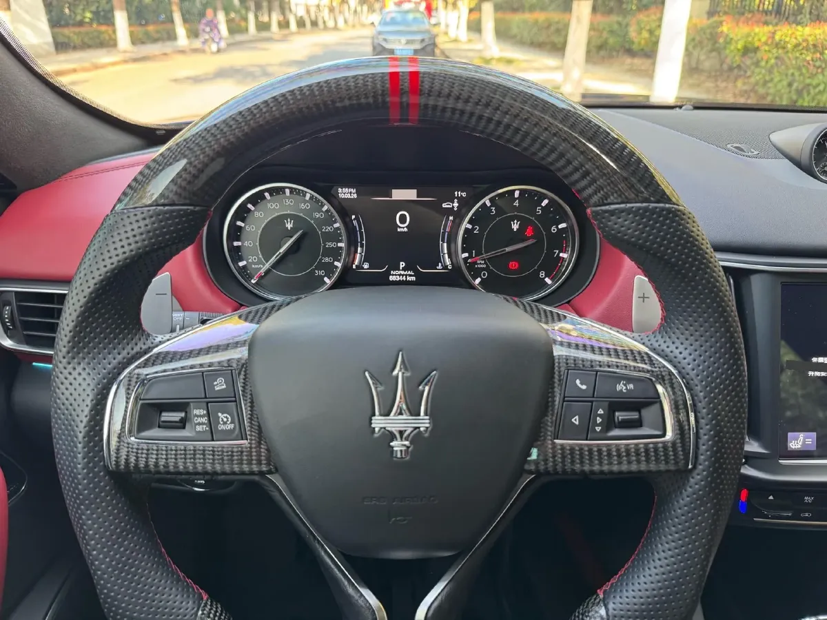 2022 Maserati Levante 2.0T 330HP L4 8AT,autocango,china used car exporter,china ev exporter,chinese used car exporter,chinese used ev exporter