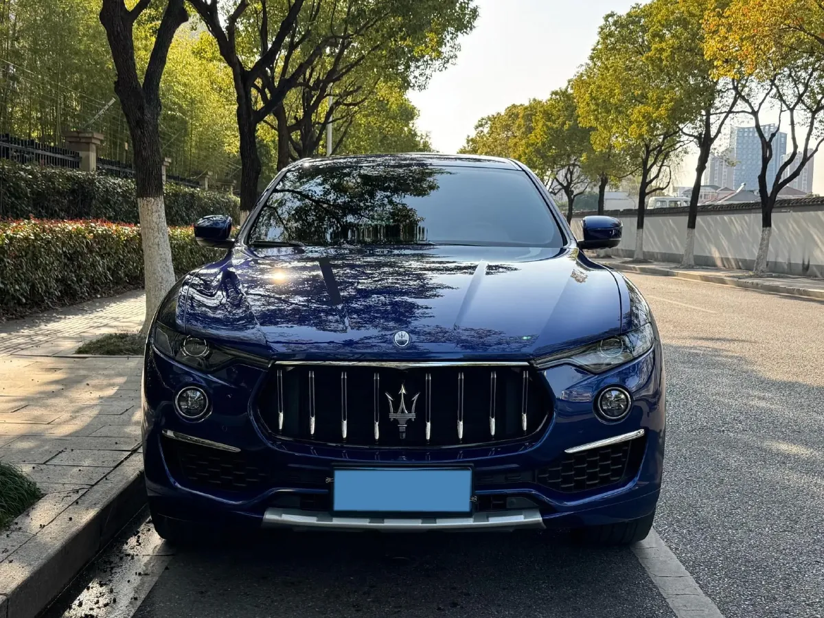 2022 Maserati Levante 2.0T 330HP L4 8AT,autocango,china used car exporter,china ev exporter,chinese used car exporter,chinese used ev exporter