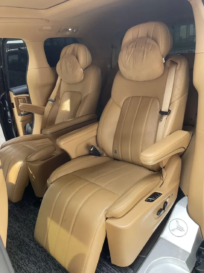 2024 Voyah Dream 1.5T 150HP L4 PHEV 43KWH,autocango,china used car exporter,china ev exporter,chinese used car exporter,chinese used ev exporter