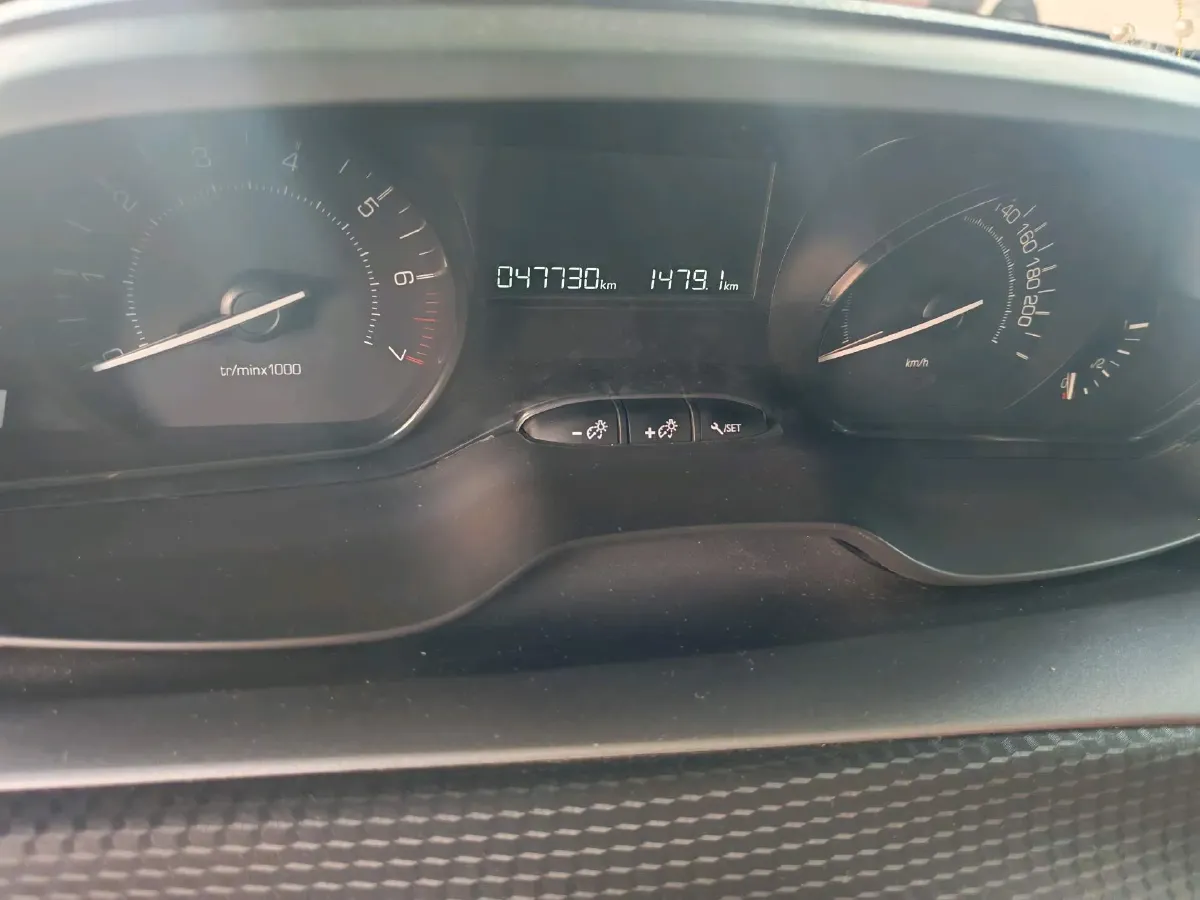 2018 Peugeot 2008 1.6L 117HP L4 6AT,autocango,china used car exporter,china ev exporter,chinese used car exporter,chinese used ev exporter