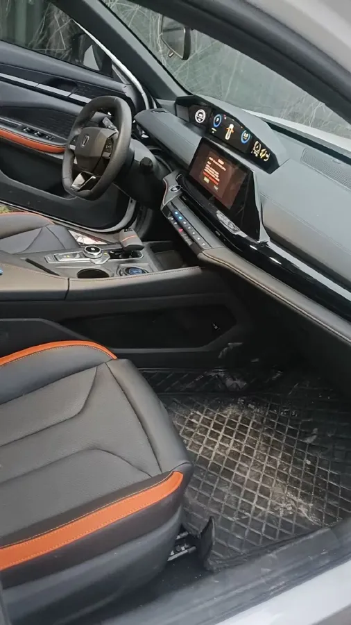 2023 ChangAn UNI-V 1.5T 188HP L4 7DCT,autocango,china used car exporter,china ev exporter,chinese used car exporter,chinese used ev exporter