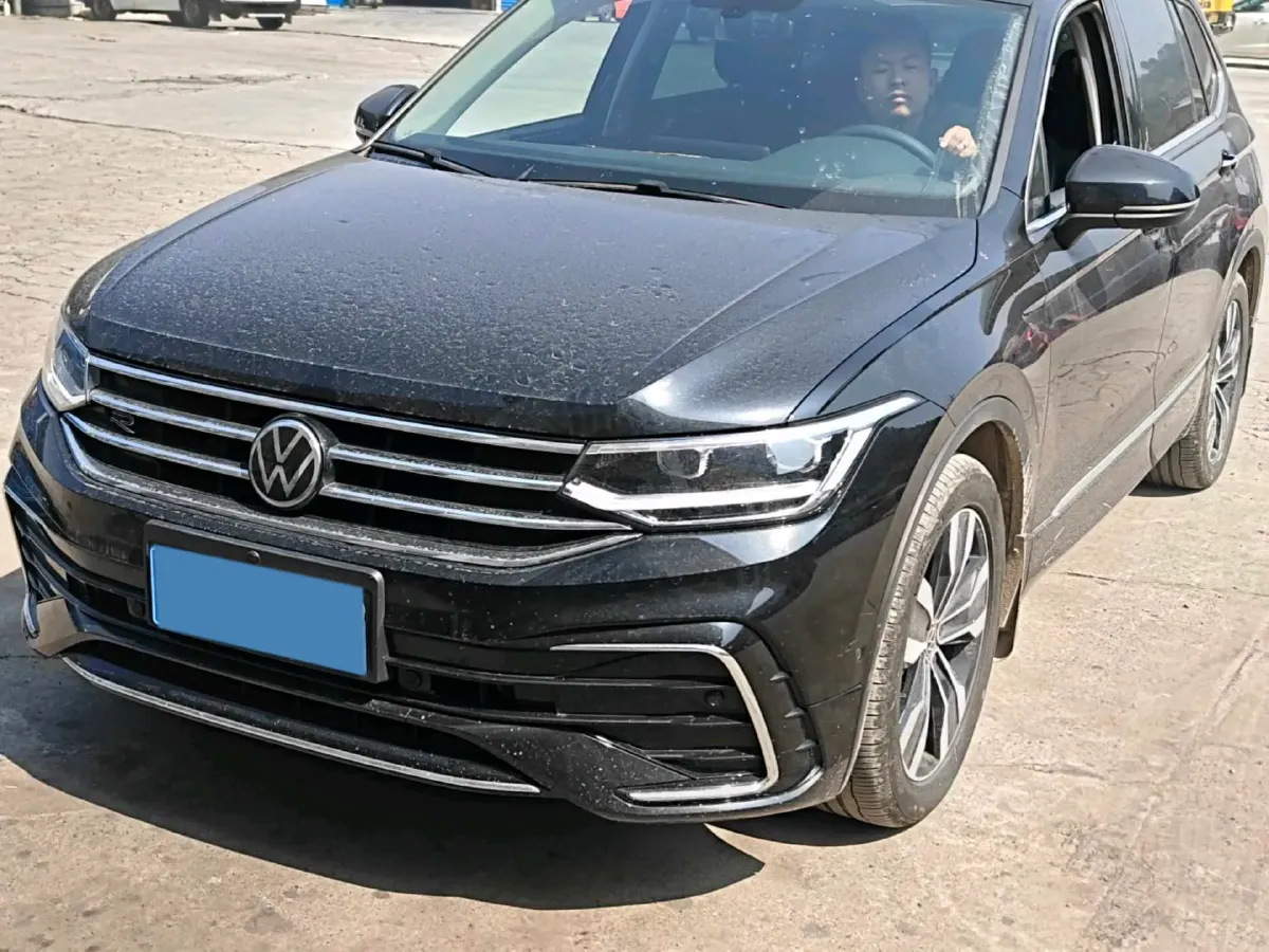 2024 Volkswagen Tiguan L 2.0T 186HP L4 7DCT,autocango,china used car exporter,china ev exporter,chinese used car exporter,chinese used ev exporter