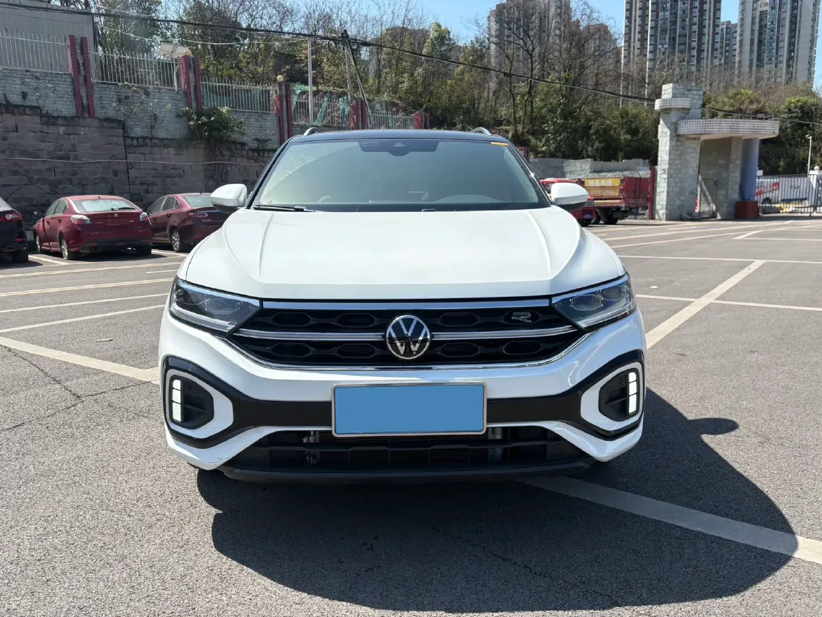 2023 Volkswagen T-Roc 1.5T 160HP L4 7DCT,autocango,china used car exporter,china ev exporter,chinese used car exporter,chinese used ev exporter