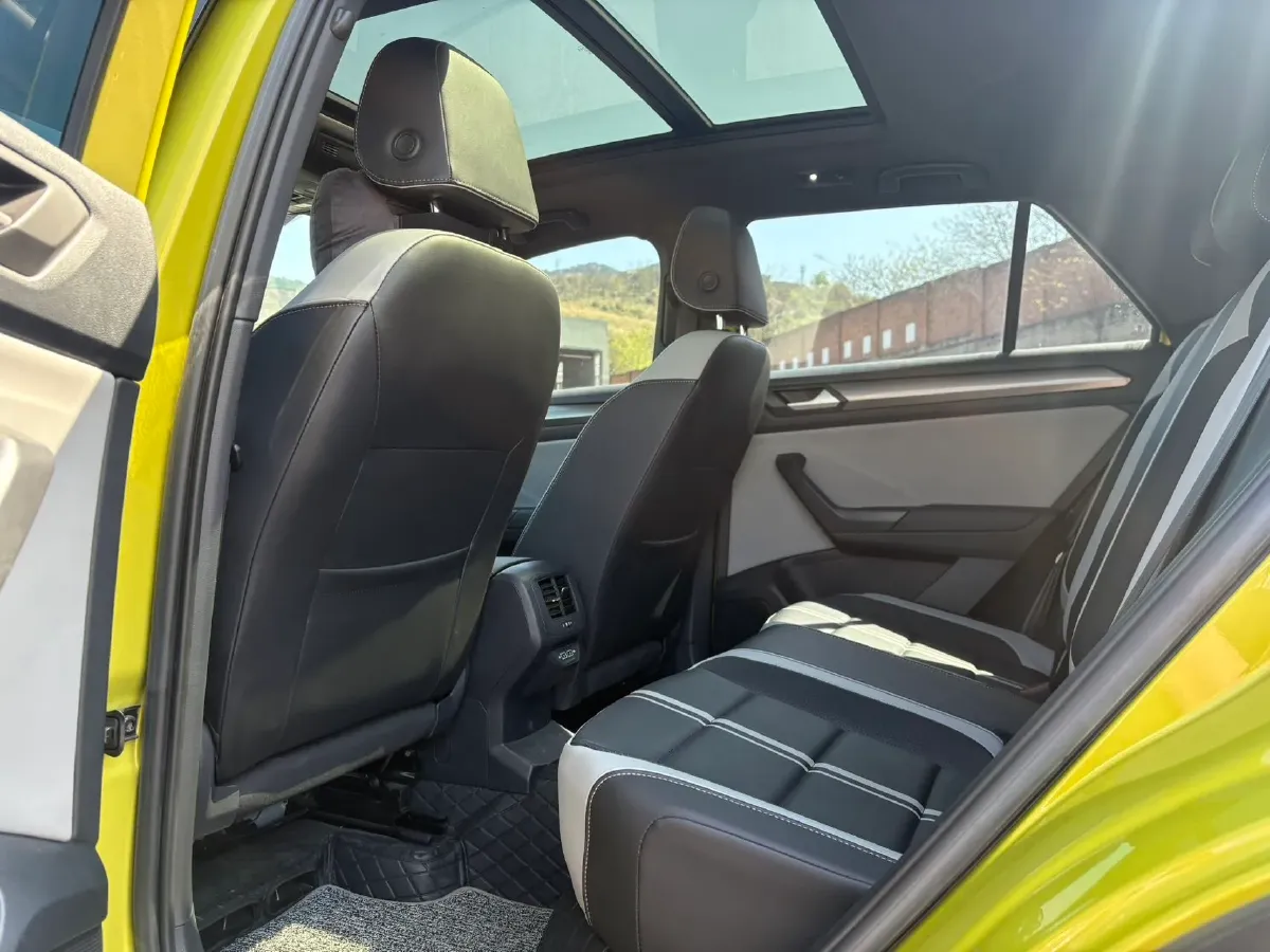 2023 Volkswagen T-Roc 1.5T 160HP L4 7DCT,autocango,china used car exporter,china ev exporter,chinese used car exporter,chinese used ev exporter