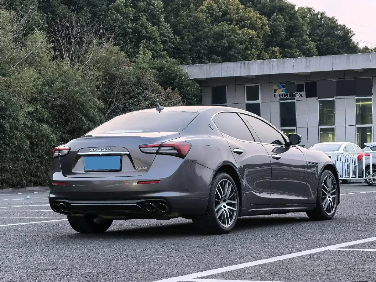2021 Maserati Ghibli 2.0T 330HP L4 8AT,autocango,china used car exporter,china ev exporter,chinese used car exporter,chinese used ev exporter