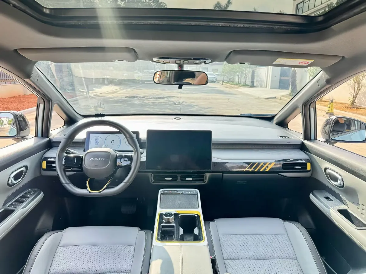 2022 Geely Okavango 1.8T 184HP L4 7DCT,autocango,china used car exporter,china ev exporter,chinese used car exporter,chinese used ev exporter