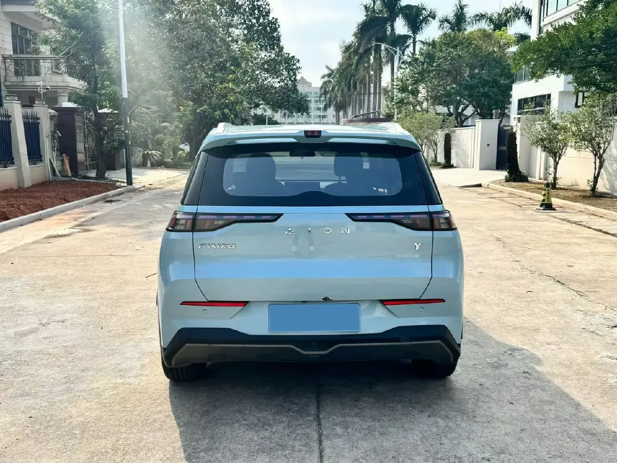 2022 Geely Okavango 1.8T 184HP L4 7DCT,autocango,china used car exporter,china ev exporter,chinese used car exporter,chinese used ev exporter