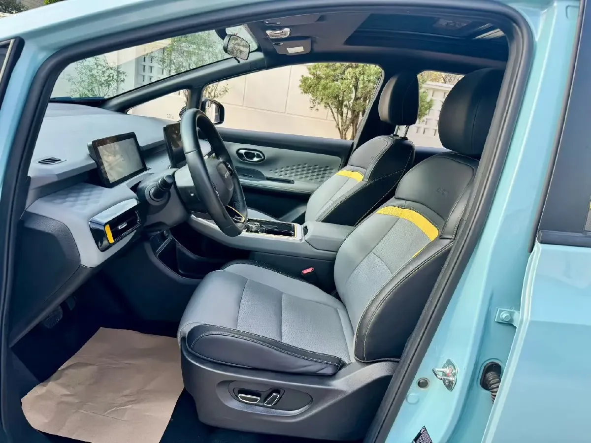 2022 Geely Okavango 1.8T 184HP L4 7DCT,autocango,china used car exporter,china ev exporter,chinese used car exporter,chinese used ev exporter