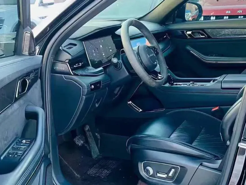 2021 Kia Carnival 2.0T 233HP L4 8AT,autocango,china used car exporter,china ev exporter,chinese used car exporter,chinese used ev exporter