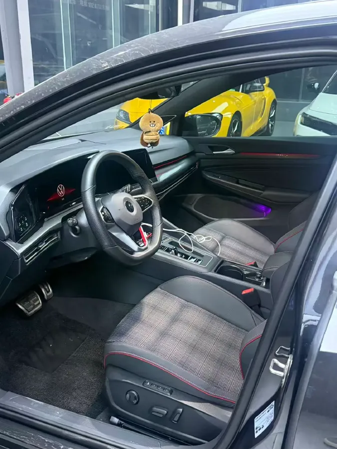 2025 Volkswagen GolfGTI 2.0T 220HP L4 7DCT,autocango,china used car exporter,china ev exporter,chinese used car exporter,chinese used ev exporter