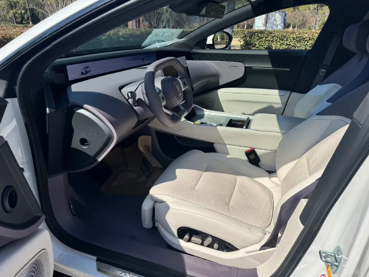 2025 Avatr 12 1.5T 156HP L4 REEV 39.05KWH,autocango,china used car exporter,china ev exporter,chinese used car exporter,chinese used ev exporter