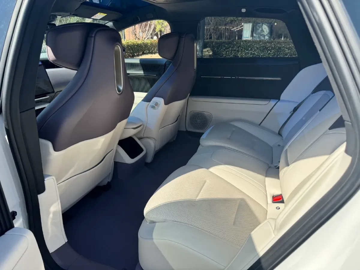 2025 Avatr 12 1.5T 156HP L4 REEV 39.05KWH,autocango,china used car exporter,china ev exporter,chinese used car exporter,chinese used ev exporter