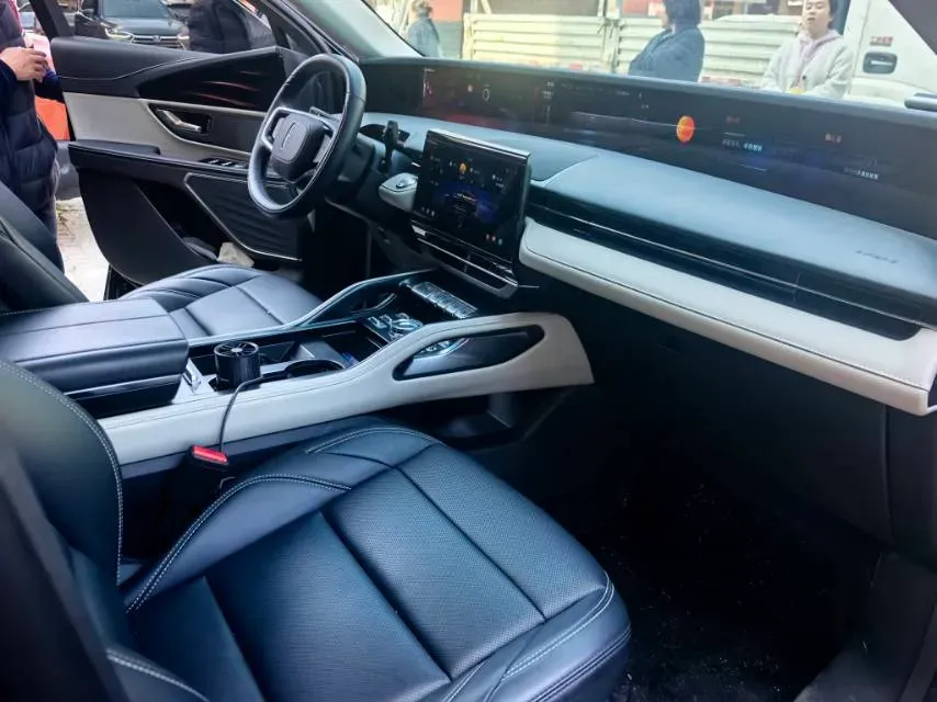 2023 Lincoln Corsair 2.0T 261HP L4 8AT,autocango,china used car exporter,china ev exporter,chinese used car exporter,chinese used ev exporter