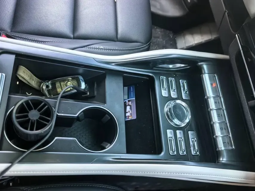 2023 Lincoln Corsair 2.0T 261HP L4 8AT,autocango,china used car exporter,china ev exporter,chinese used car exporter,chinese used ev exporter