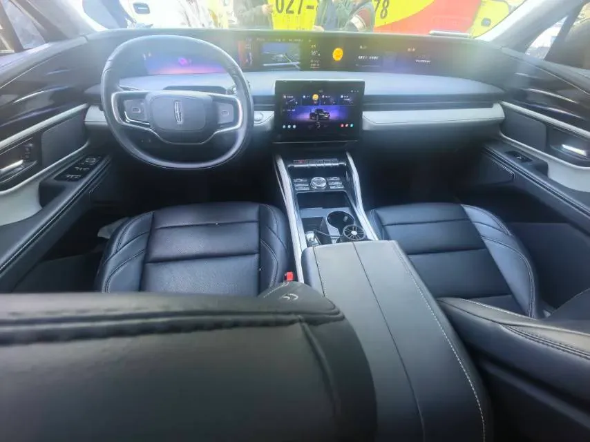 2023 Lincoln Corsair 2.0T 261HP L4 8AT,autocango,china used car exporter,china ev exporter,chinese used car exporter,chinese used ev exporter