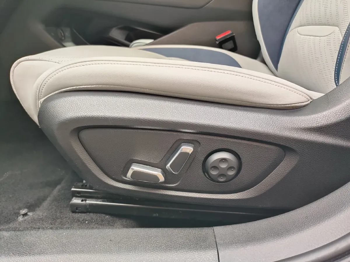 2023 Geely Preface 2.0T 190HP L4 7DCT,autocango,china used car exporter,china ev exporter,chinese used car exporter,chinese used ev exporter